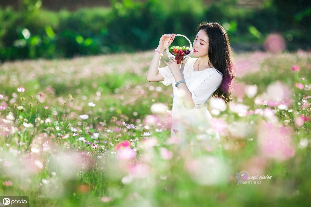 双鱼女性格深度解析：双鱼一个人的时候有多不正经