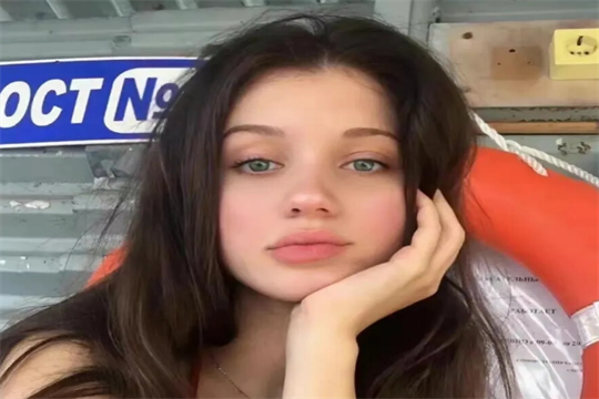 爱偷偷哭的女孩是什么性格